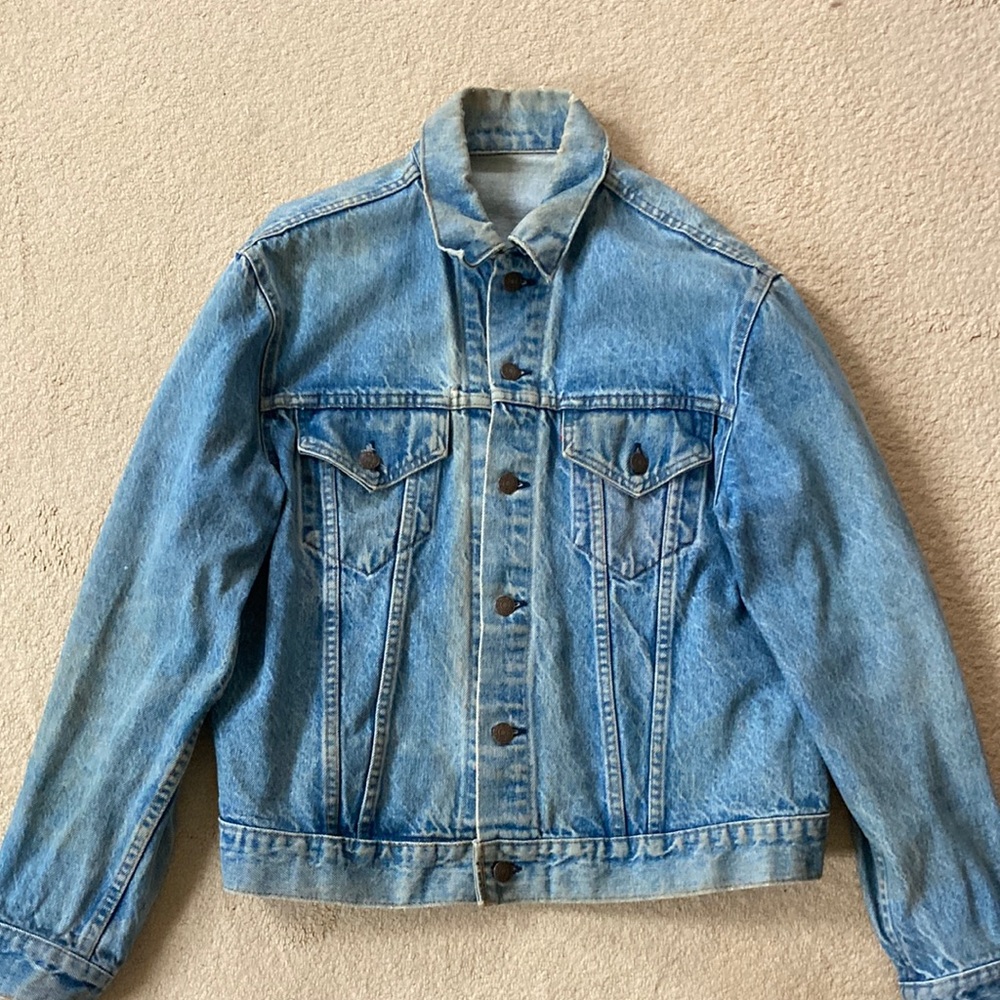 Vintage Levi’s jean jacket women’s